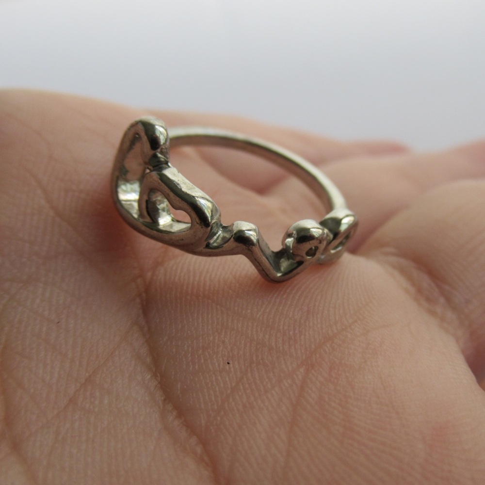 LOVE RING❤️ - Picture 2 of 4